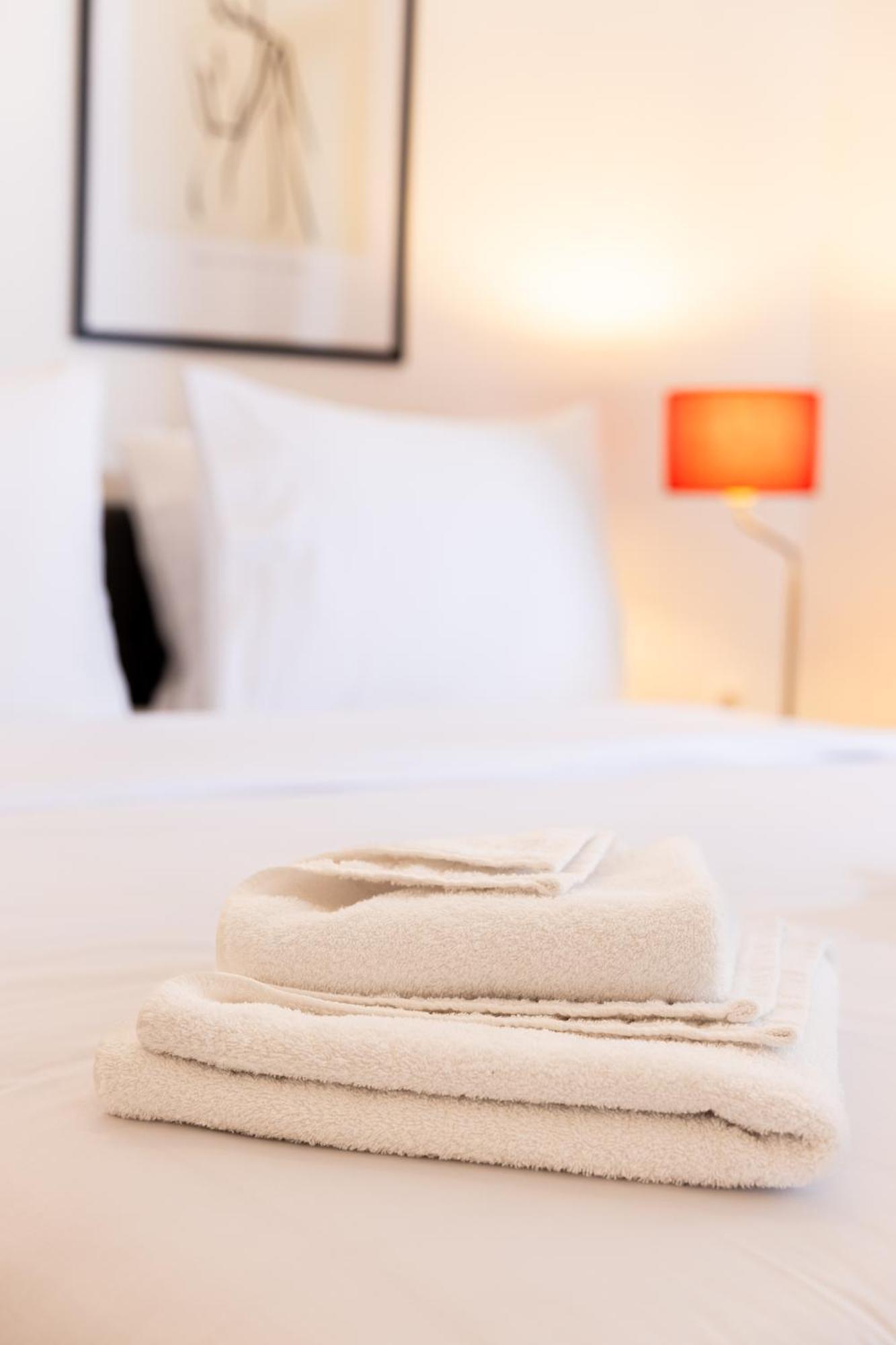 Velvet Luxury Apartments In The City Center By Binobi! テッサロニキ エクステリア 写真